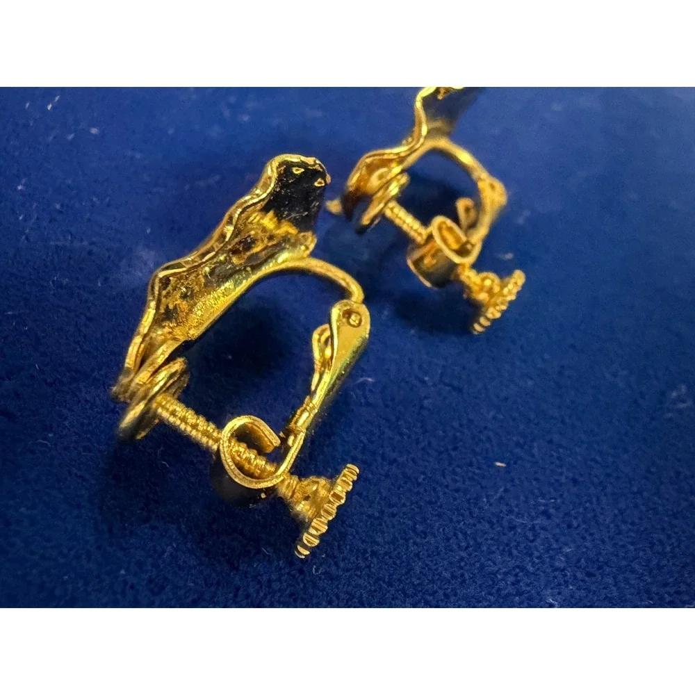 Vintage Gold Tone Textured Leaf Screw Back Clip On Earrings Organic Botanical